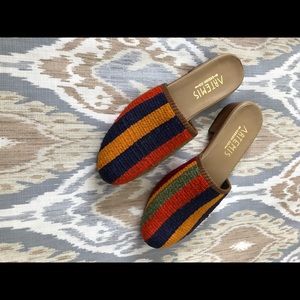 Tapestry Slides